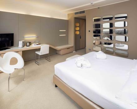 BW-Plus-Tower-Hotel-Bologna-Rooms-Deluxe-Room-Double