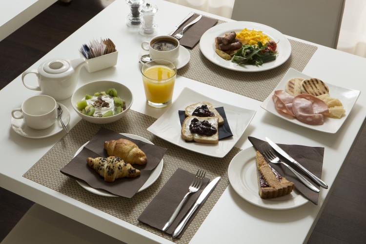 Only by booking from this website, breakfast at 1€ per person!