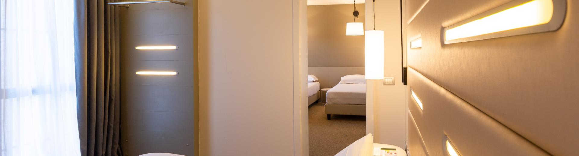 Standard Quadruple Room - Tower Hotel Bologna